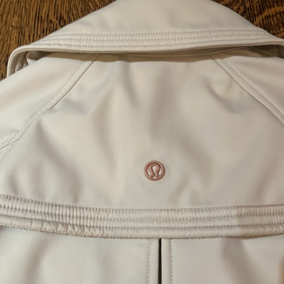 Lululemon womens XS cream jacket - Picture 3 of 5